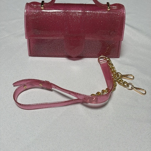 Jelly Purse, Pink Glitter comes w/strap. NWOT. Magnetic closure. Super Cute. - Picture 4 of 4